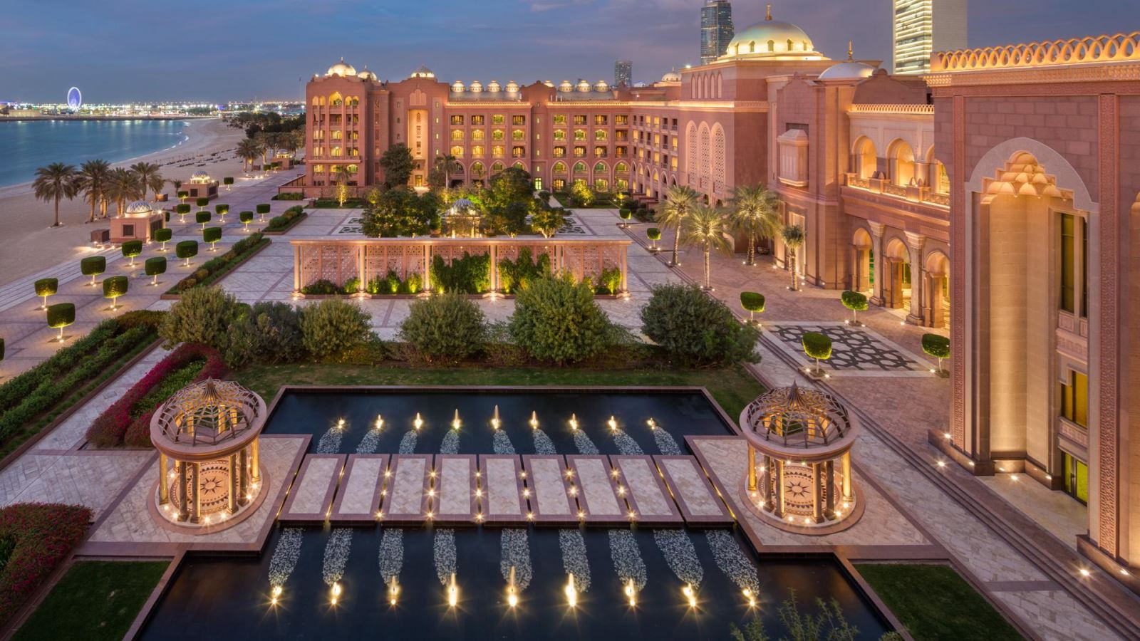 khách sạn Emirates Palace lộng lẫy và hoành tráng