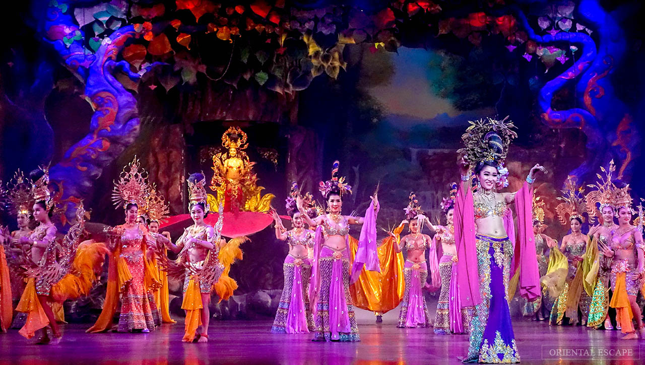 :  Thưởng show diễn hoành tráng của người chuyển giới Thái 